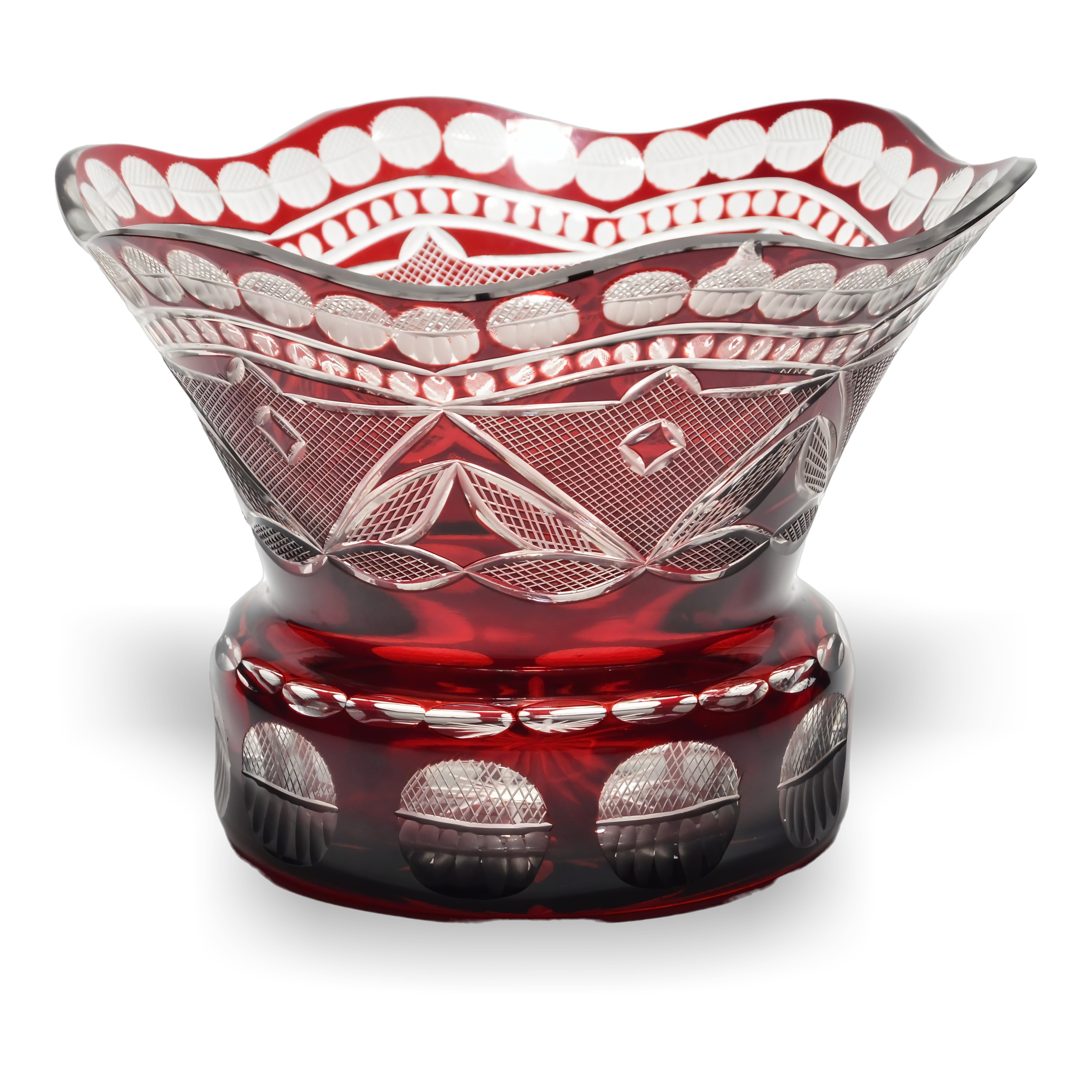 Böhmisches Geschliffenes Glas-Wellenvase, Vintage Rote Bleikristall-Tischdekoration, Kristallkunst